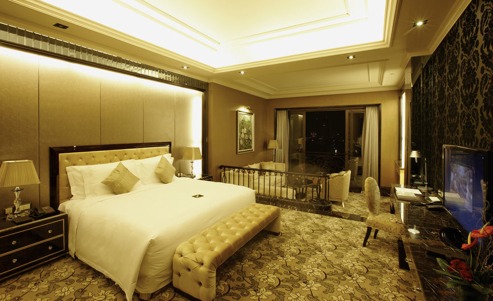 โรงแรมชาโตว์สตาร์ ริเวอร์ ผู่ตง เซี่ยงไฮ้ ภายนอก รูปภาพ